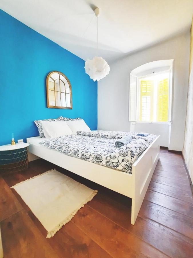 Oh La La Apartment Old Town Rovinj Extérieur photo